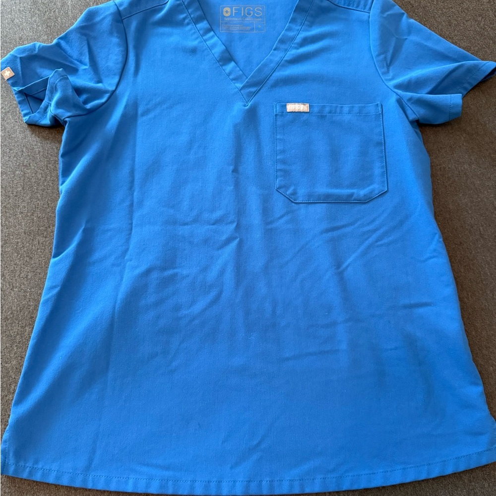 FIGS Women’s Royal Blue V-Neck Scrub Top S